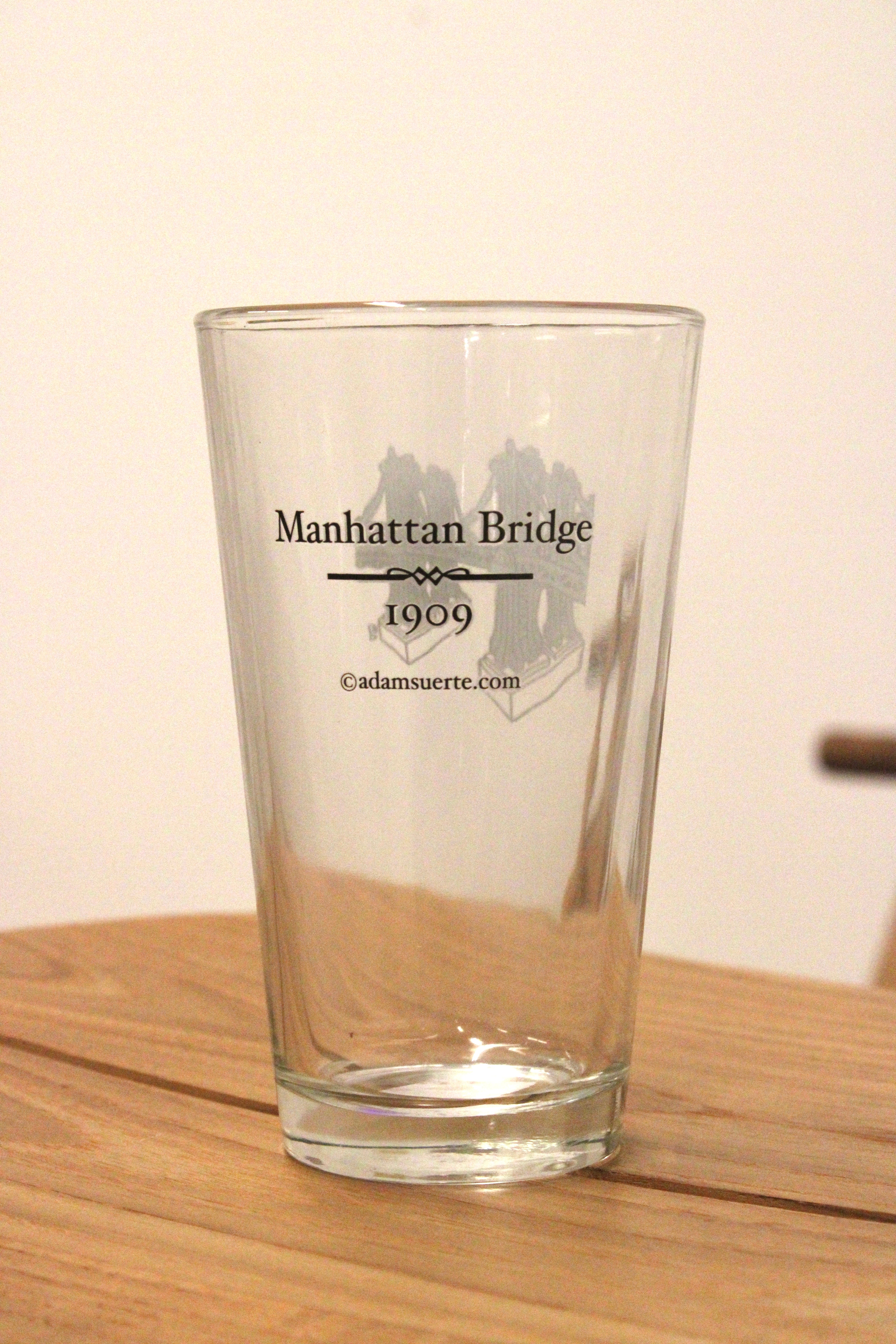 Manhattan Bridge Pint Glass