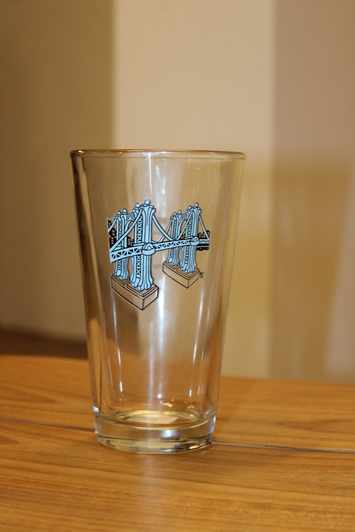 Manhattan Bridge Pint Glass